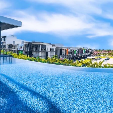 Cat City Mediterranean Theme City&Pool View Homestay 貓城地中海主題城市泳池風景民宿 Кучинг Екстериор снимка