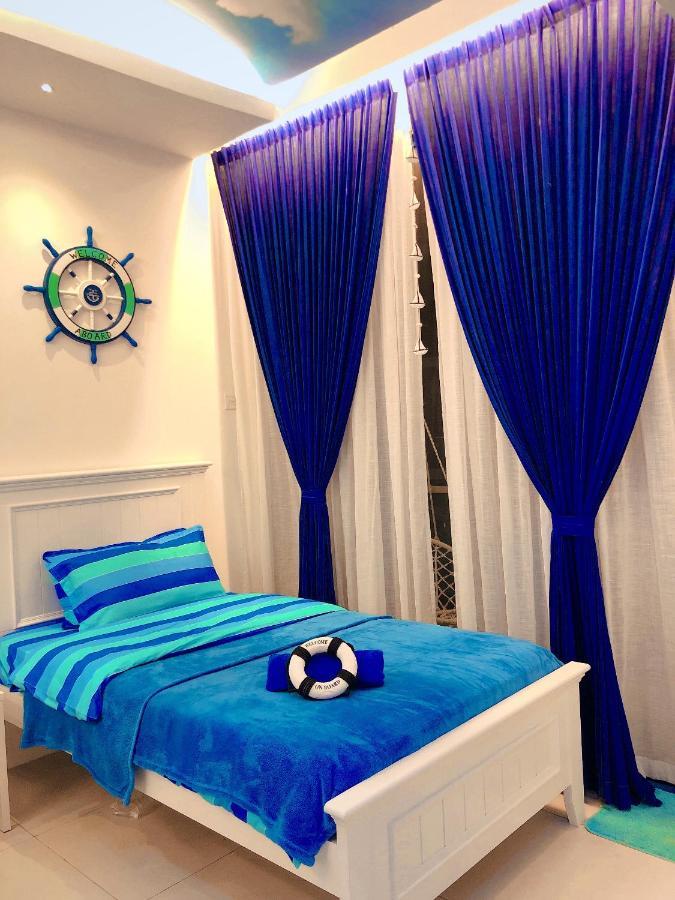 Cat City Mediterranean Theme City&Pool View Homestay 貓城地中海主題城市泳池風景民宿 Кучинг Екстериор снимка